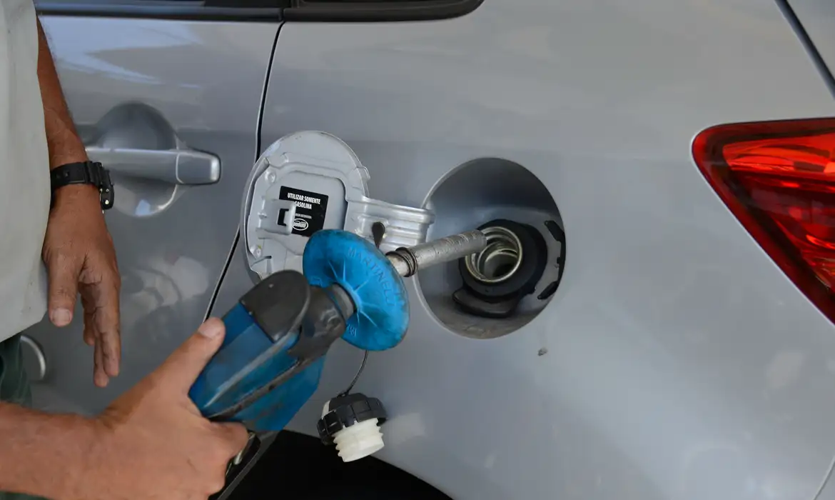 ANP cria app para motorista conferir qualidade de posto de combustível