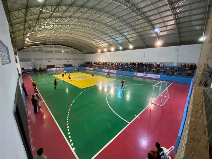 Competição de futsal feminina movimenta a cidade de Guaçuí